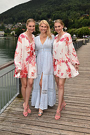 Julia Meise und Nina Meise (Meise Zwillinge) mit Natascha Gr&uuml;n @ Soft Opening des neuen Clubhaus Bachmair Weissach und Spa Wochenende im Bachmair Weissach Resort & Spa  in Tegernsee am 18.07.2020 Photo: BrauerPhotos / G.Nitschke